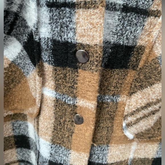 Maddie Yarn Dyed Checker Shacket Size M - Picture 7 of 8